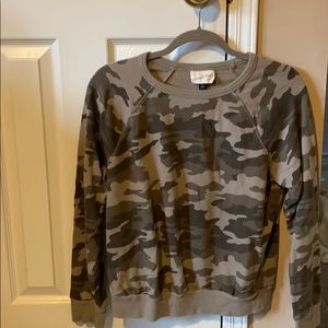 Long sleeve crewneck